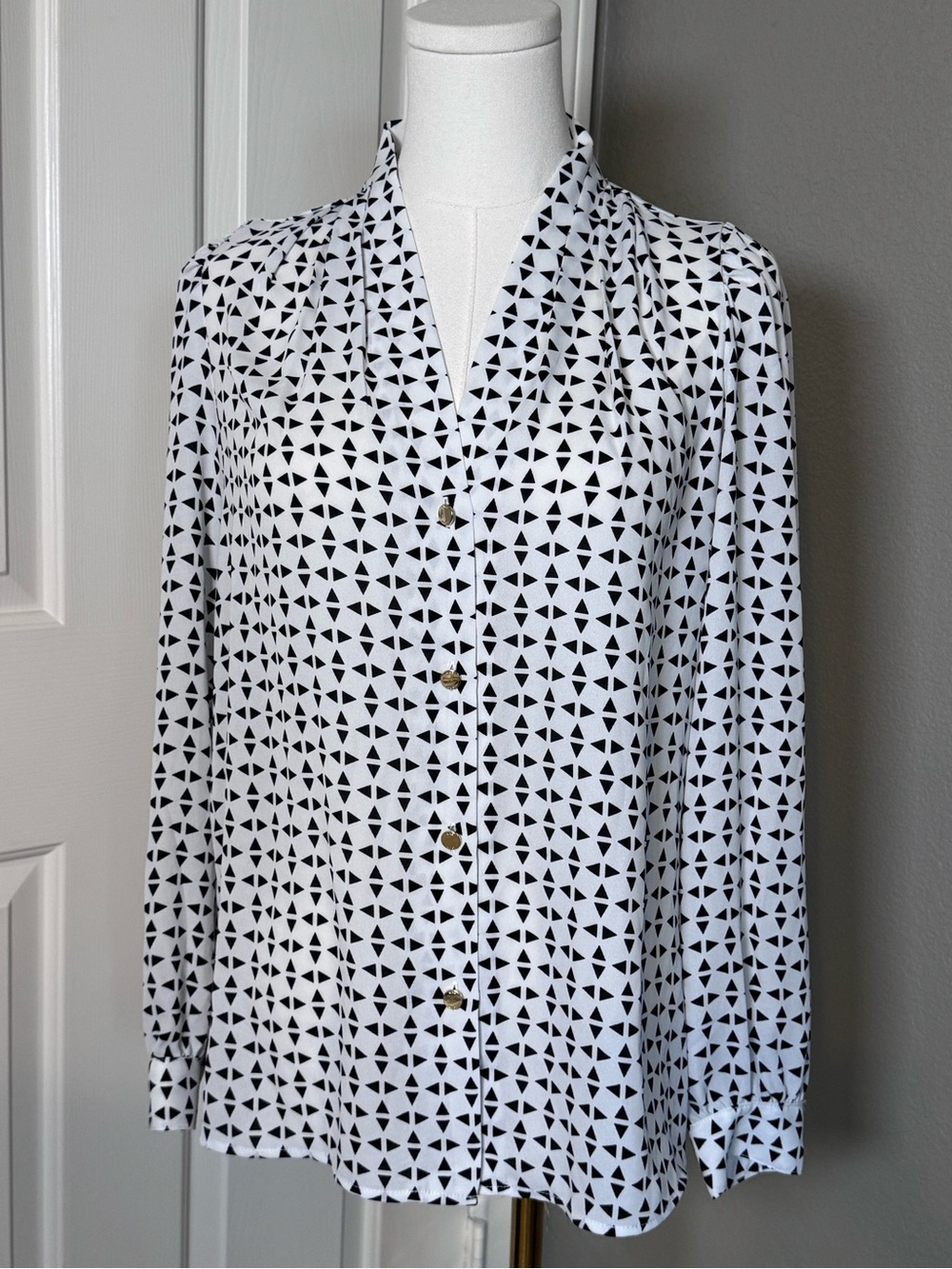 Nine West White Blouse with Black Triangle Print